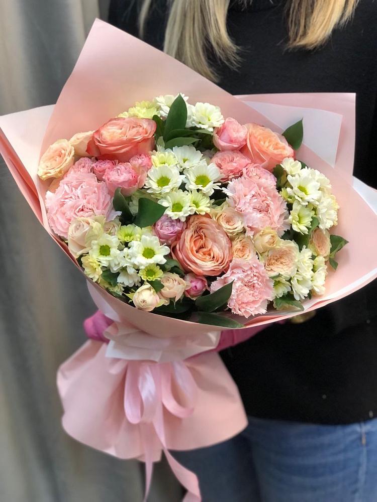 Букет цветов из: Гвоздики, Розы и Хризантемы в Средней Елюзани