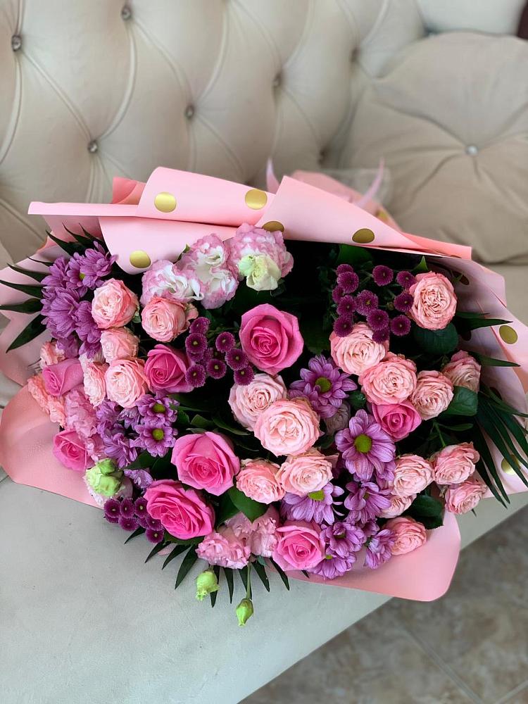 Букет цветов из: Хризантемы, Розы и Лизиантусы в Средней Елюзани