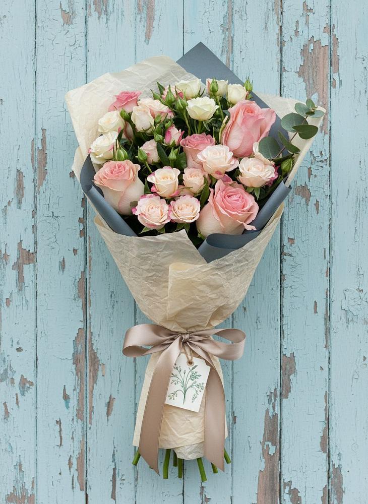 Букет цветов из: Розы в Средней Елюзани