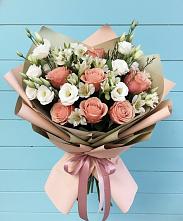 Букет цветов из:  Розы, Альстромерии и Лизиантусы в Средней Елюзани