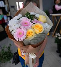 Букет цветов из:  Герберы, Розы и Хризантемы в Средней Елюзани