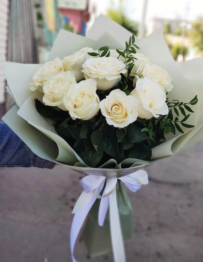 Букет Белые розы Проуд в Средней Елюзани