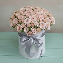 Цветочная композиция из Розы в шляпной коробке в Средней Елюзани