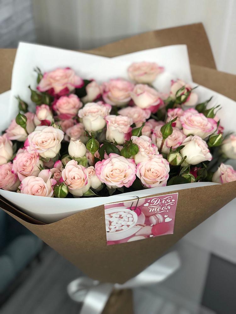 Букет цветов из: Розы в Средней Елюзани