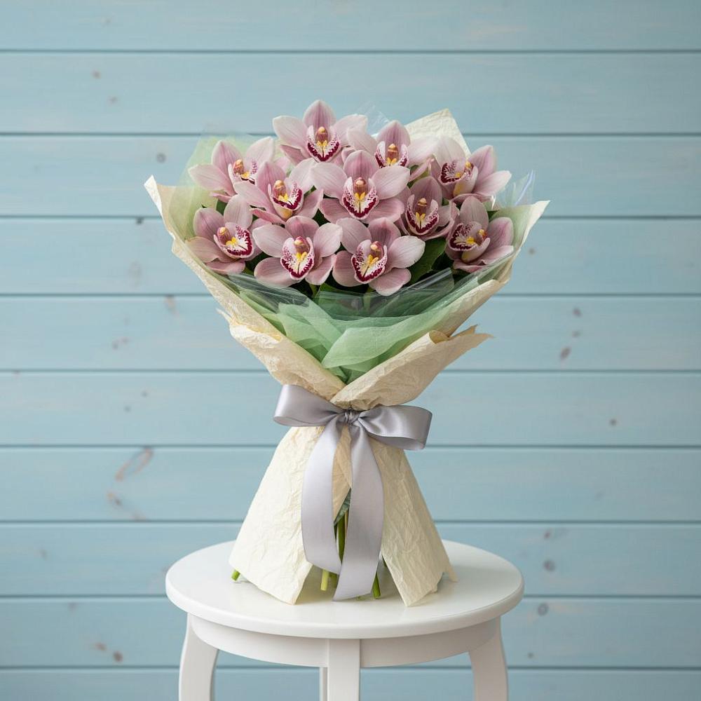 Букет цветов из: Орхидеи и Розы в Средней Елюзани