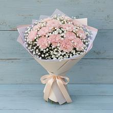 Букет цветов из:  Гвоздики в Средней Елюзани