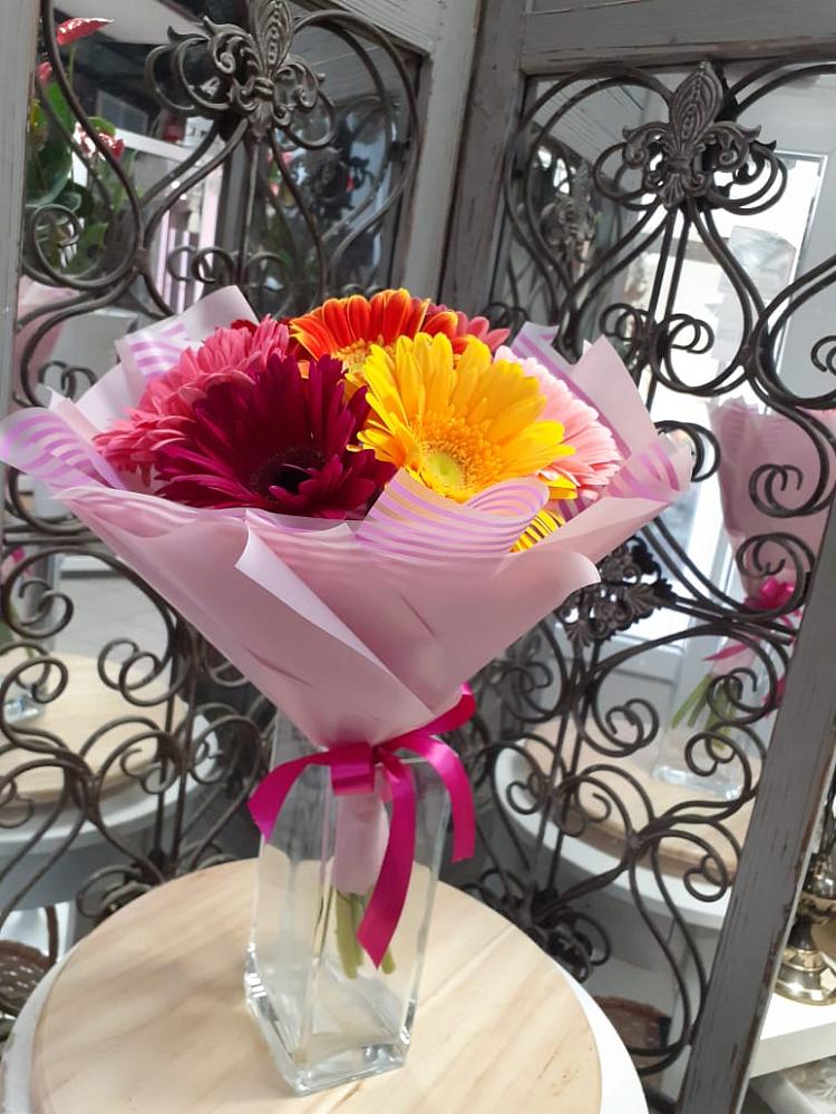 Букет цветов из: Герберы в Средней Елюзани