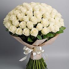Букет 101 беля роза Белоснежка в Средней Елюзани