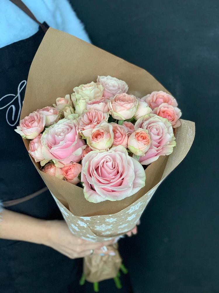 Букет цветов из: Хризантемы и Розы в Средней Елюзани