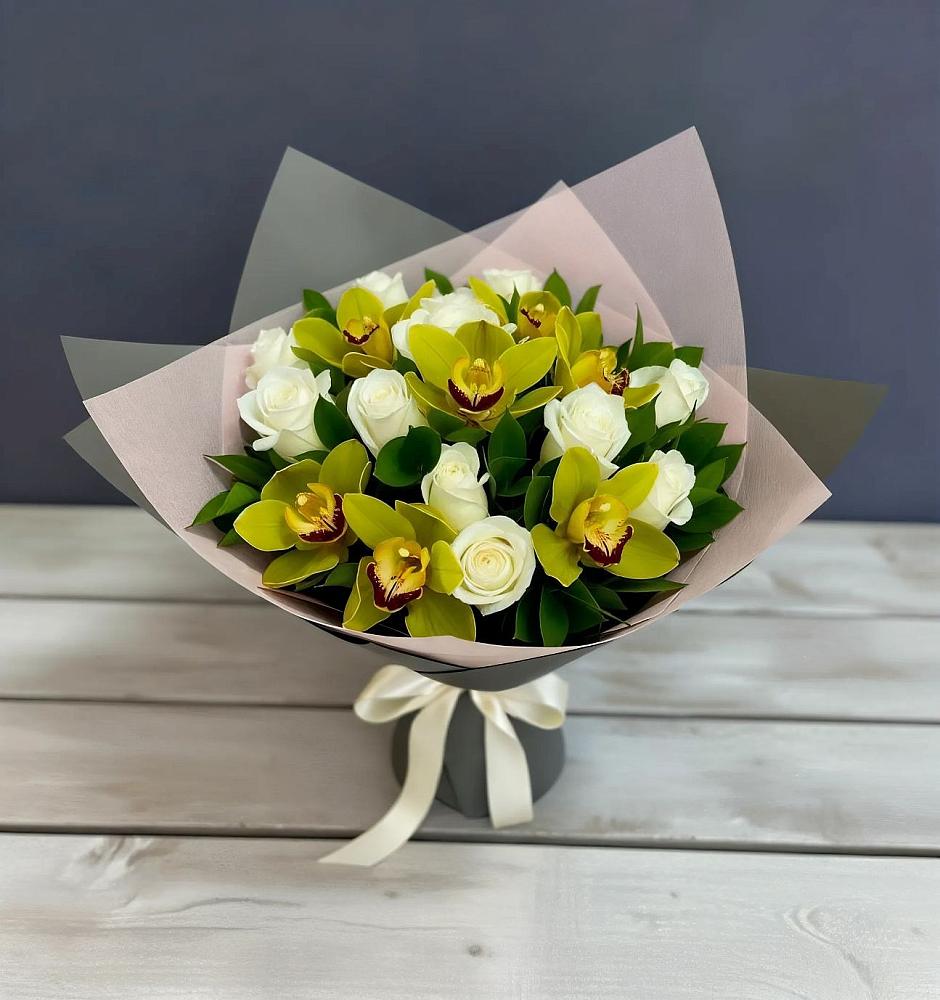 Букет цветов из: Орхидеи и Розы в Средней Елюзани