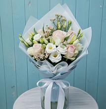 Букет цветов из:  Розы и Лизиантусы в Средней Елюзани