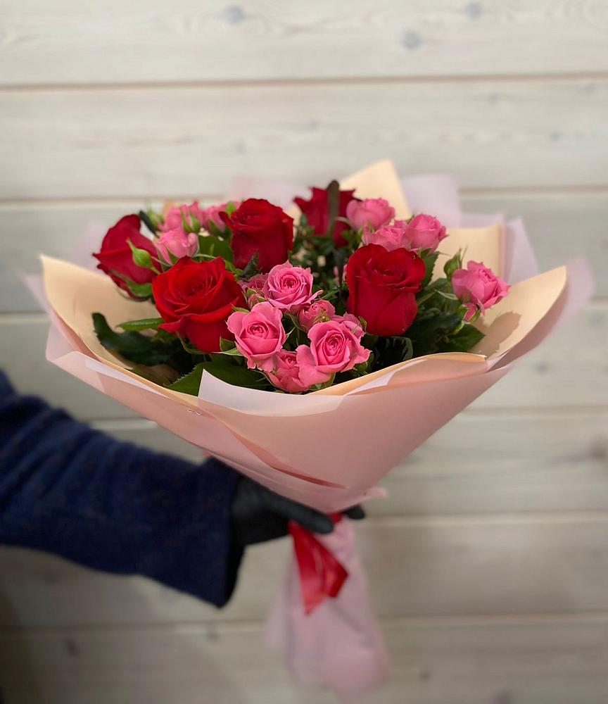 Букет цветов из: Розы в Средней Елюзани