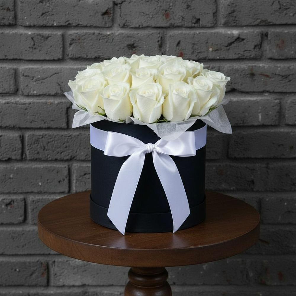 Цветочная композиция из Розы в шляпной коробке в Средней Елюзани