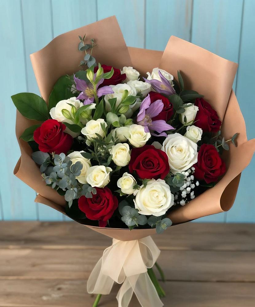 Букет цветов из: Розы и Альстромерии в Средней Елюзани