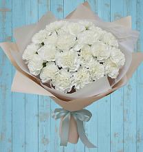 Букет цветов из:  Гвоздики в Средней Елюзани
