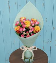 Букет цветов из:  Розы в Средней Елюзани