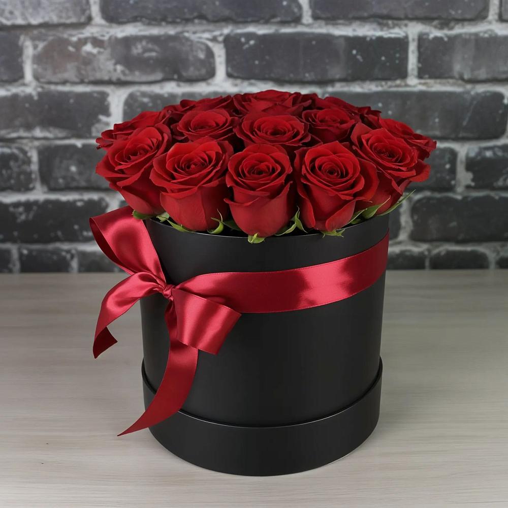 Цветочная композиция из Розы в шляпной коробке в Средней Елюзани