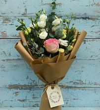 Букет цветов из:  Розы и Лизиантусы #REPLACE_PRED# Средней Елюзани