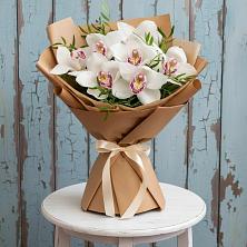 Букет цветов из:  Орхидеи и Розы в Средней Елюзани