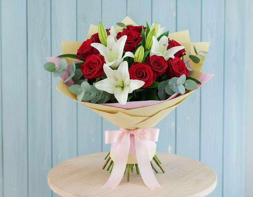 Букет цветов из: Лилии и Розы в Средней Елюзани